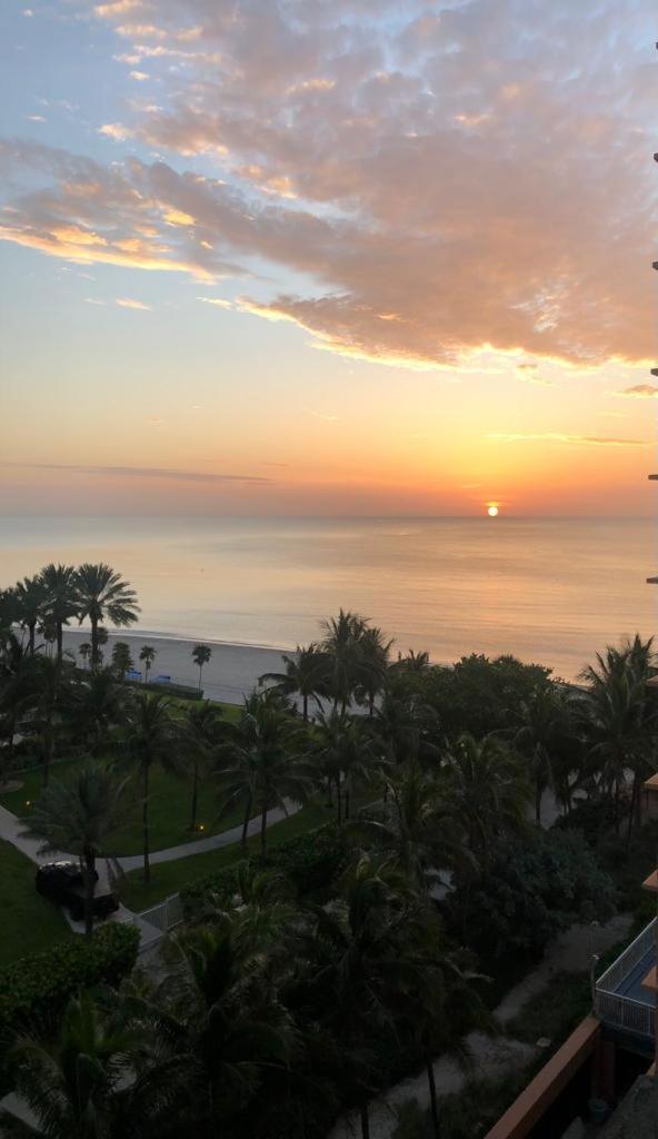 Aparthotel Beach Escape Private Studio à Sunny Isles Beach Extérieur photo